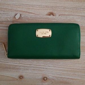 MK wallet | deep green